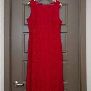 Elegant floor length red croshaid dress.